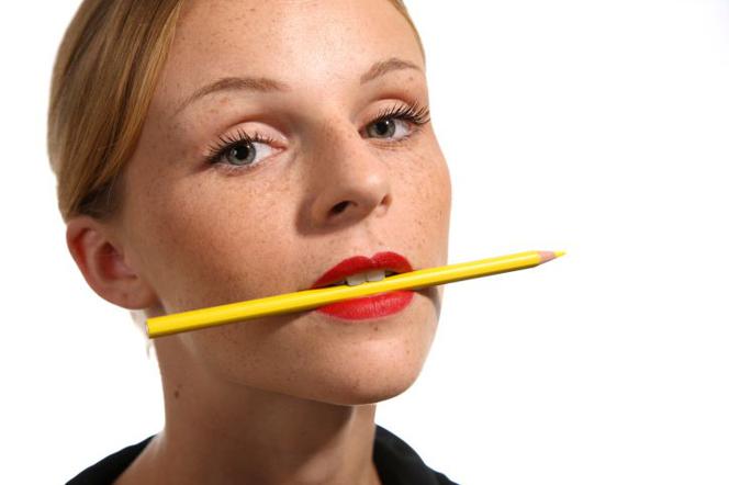 Как беречь зубы на работе? Вредные привычки, разрушающие зубы
