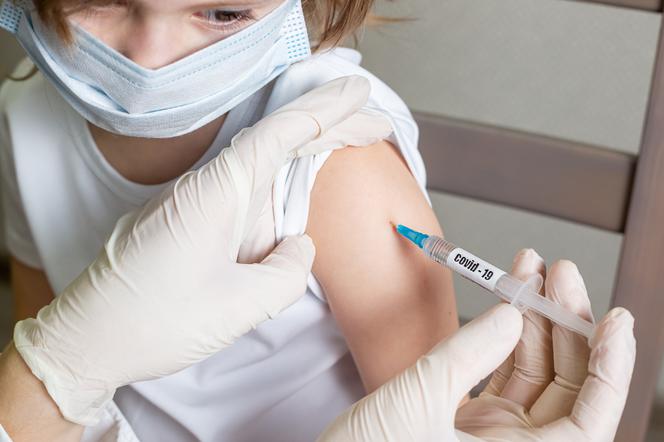 Вакцинация детей против Covid-19. Кандидат наук. n med Эрнест Кучар отвечает на самые важные вопросы.